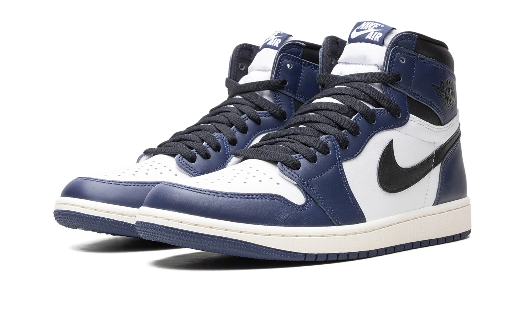 Air Jordan 1 Retro High OG 'Midnight Navy' Freedom Move