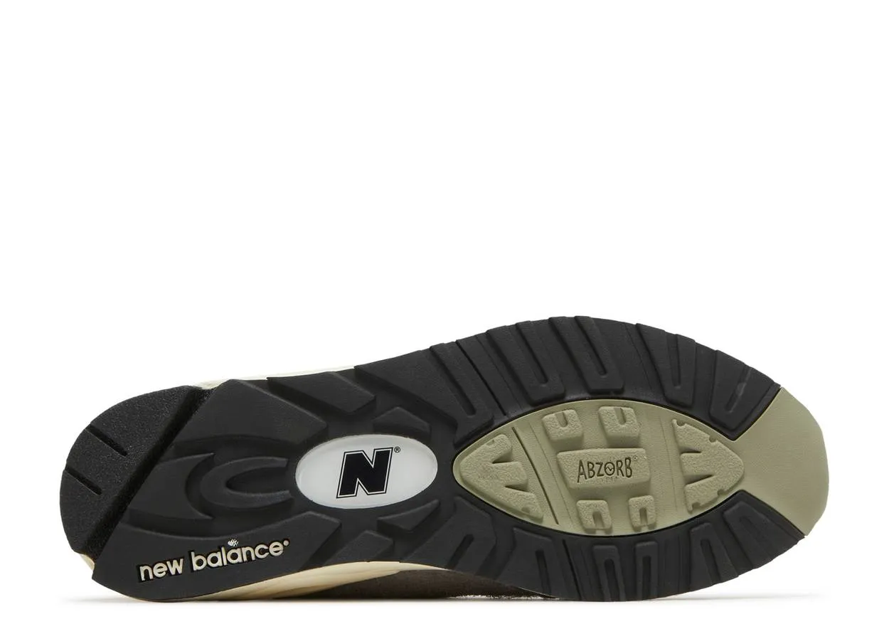Compact Fall Wardrobe New Balance 990 v2 Teddy Santis Made In USA Marblehead
