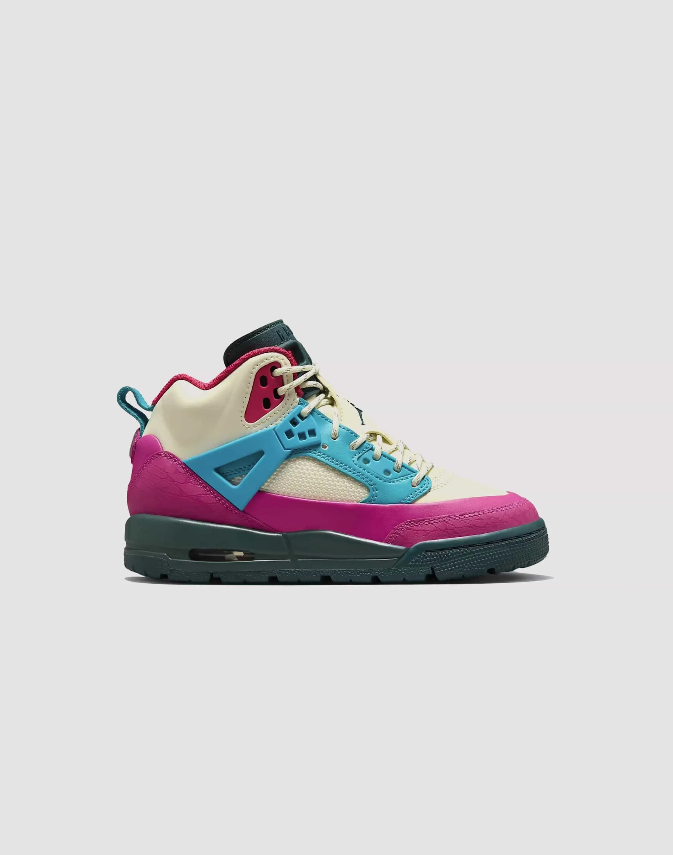 Hiking Mood Jordan Spizike Winterized Grade-School
