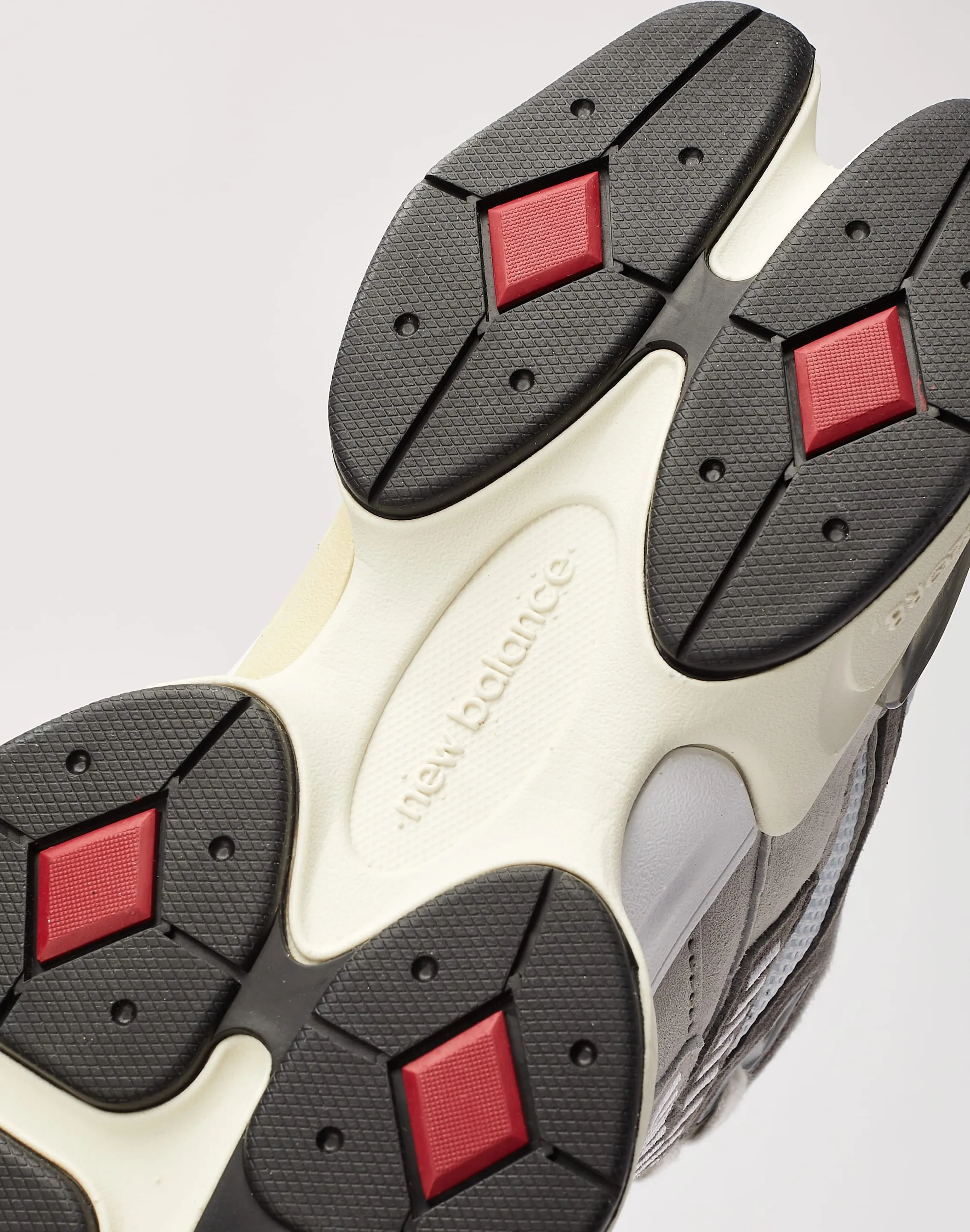 Versatile Footwear New Balance 9060