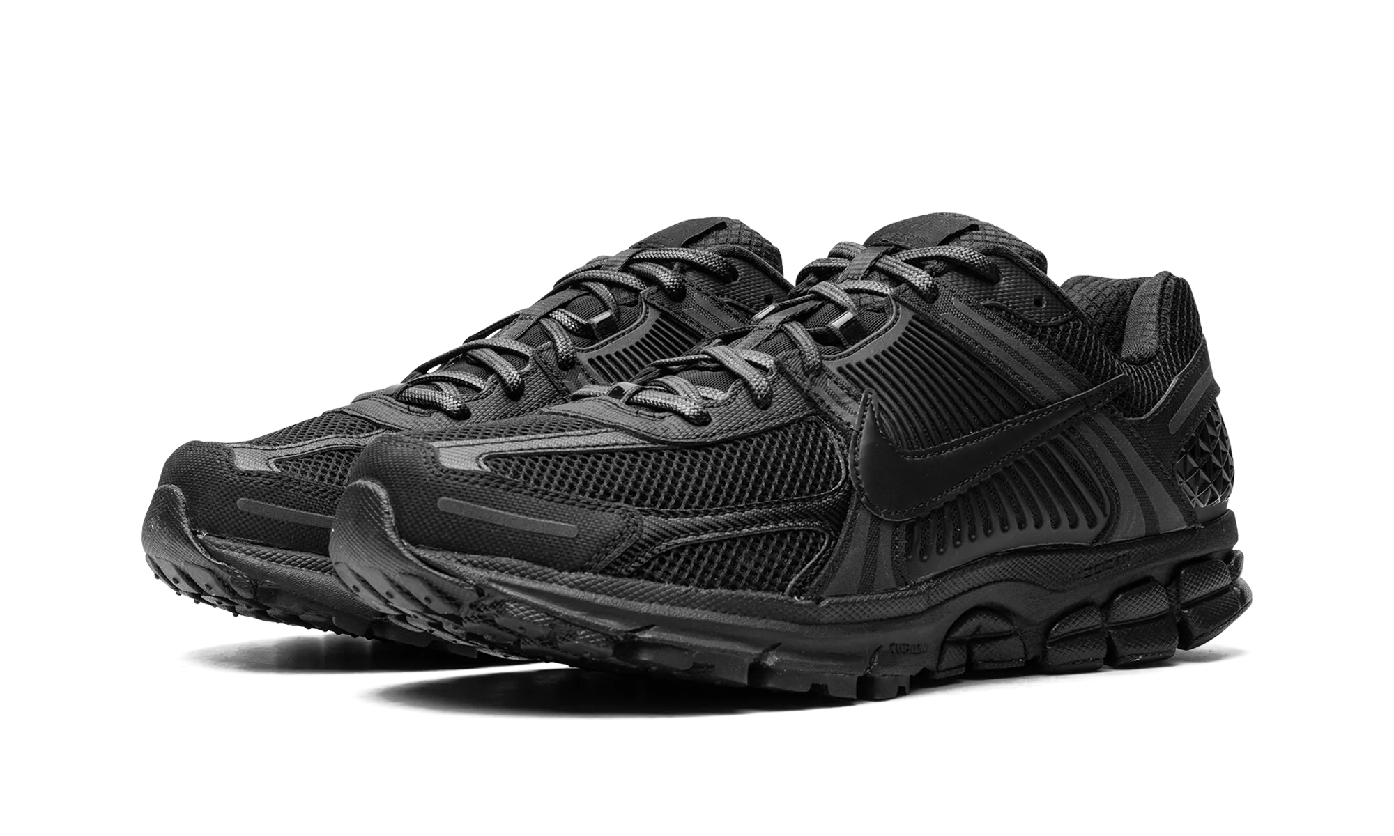 Zoom Vomero 5 "Triple Black" Flexible Material