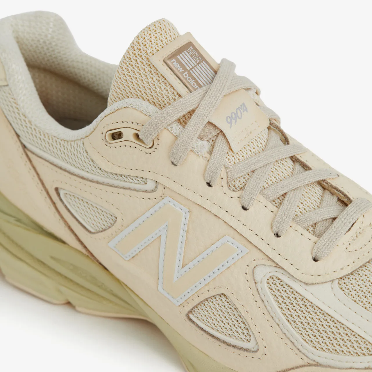 Field Walk City Bright 990v4
