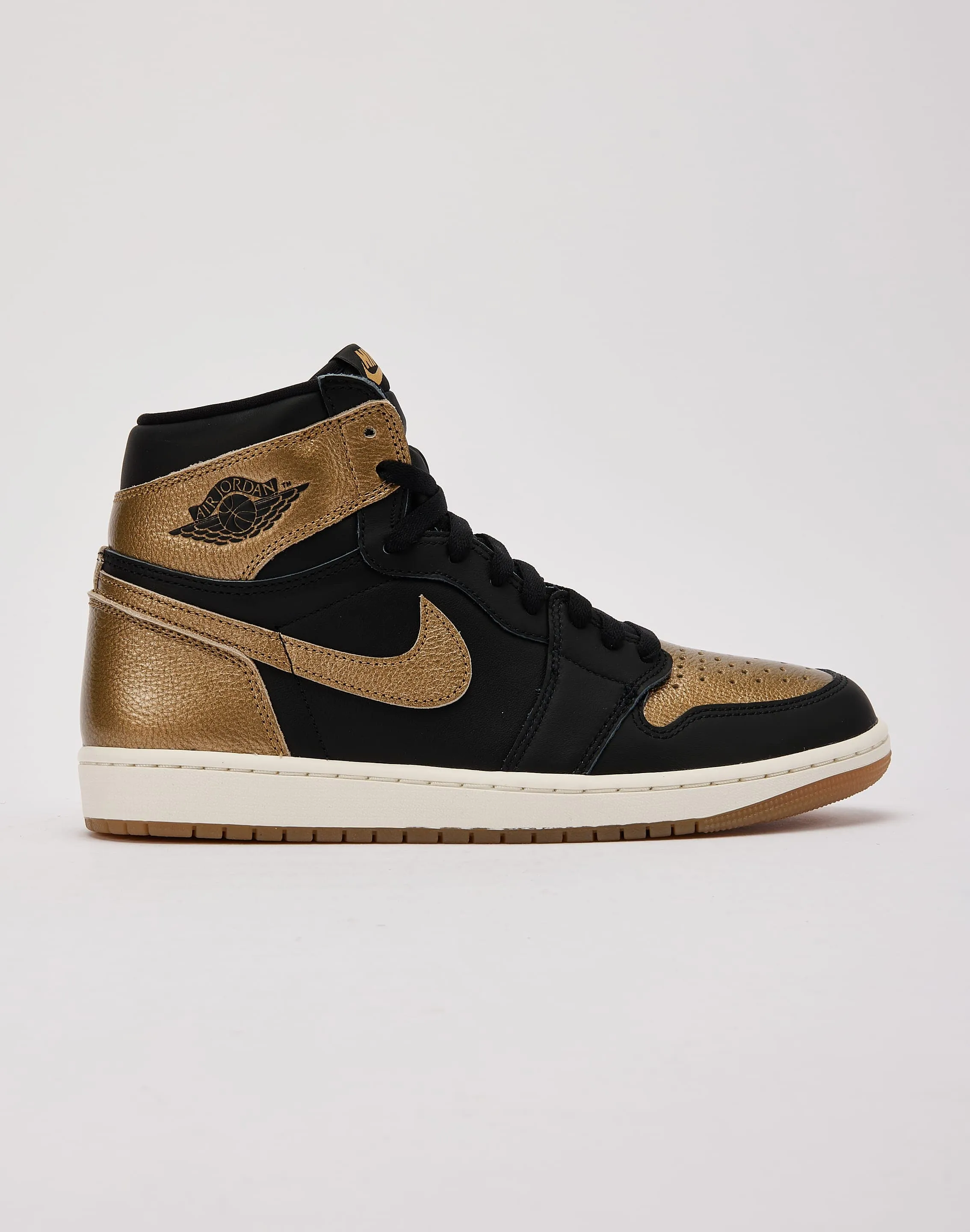 Japan Neat Jordan Air Jordan 1 Retro High OG 'Black And Gold'