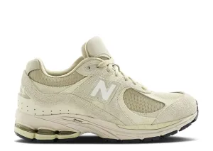 Energy Step outfit pairing New Balance 2002R ASOS Exclusive Light Green