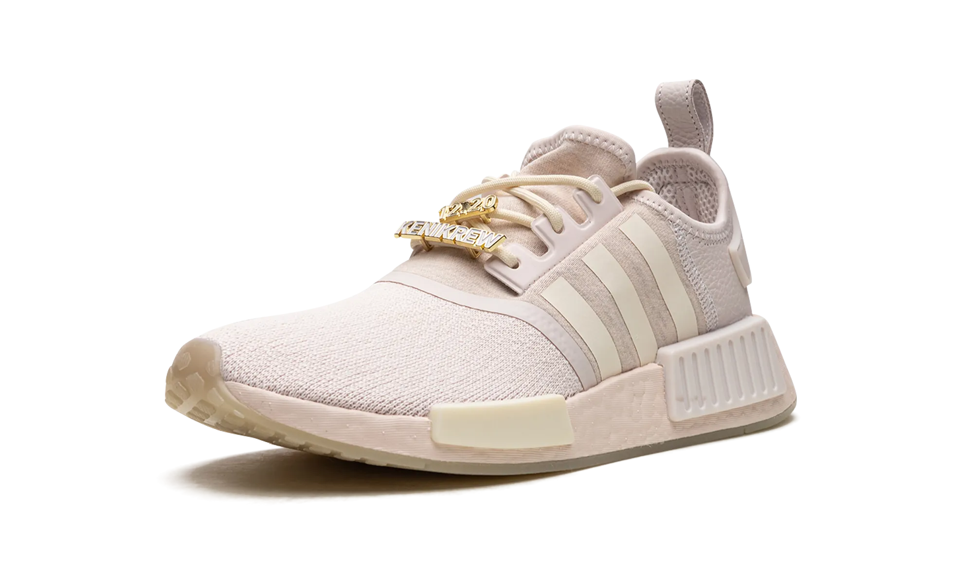 NMD_R1 W "Keni Harrison" on the road