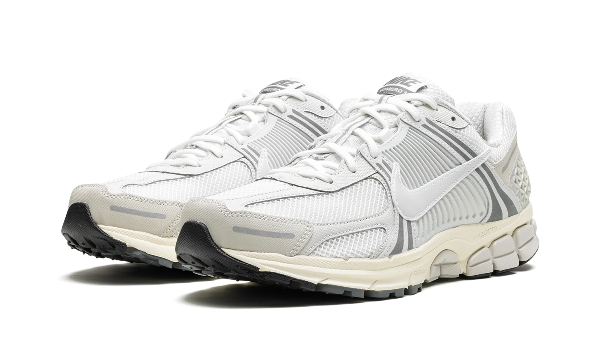 youth athletic footwear Zoom Vomero 5 "Platinum Tint"