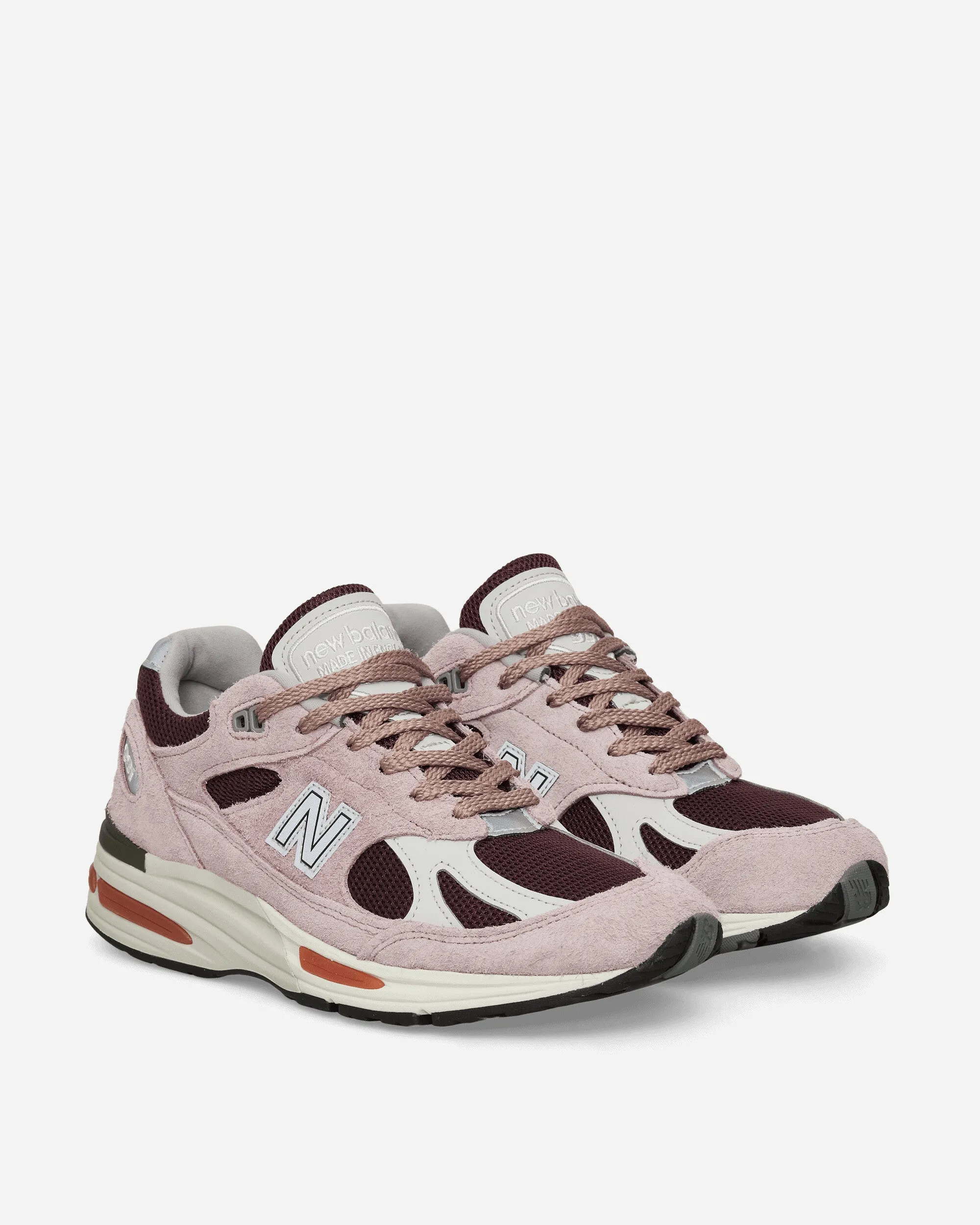 Made in UK 991v2 Grape Sorbet Sneakers Deauville Mauve Dinner Look