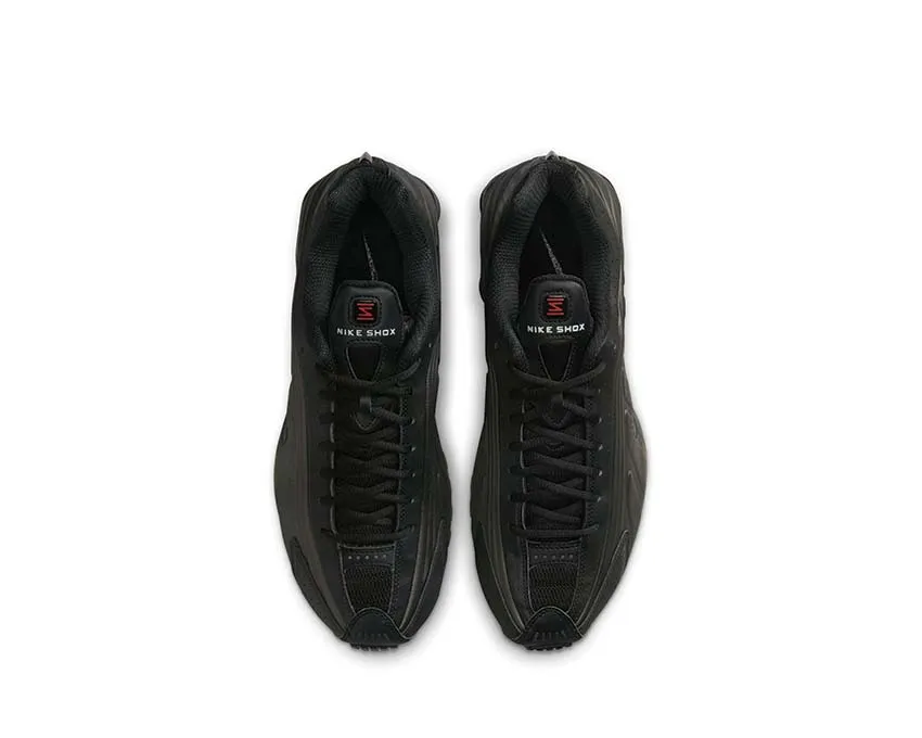 amateur runner's shoe choice Nike Shox R4 "Black Crimson"