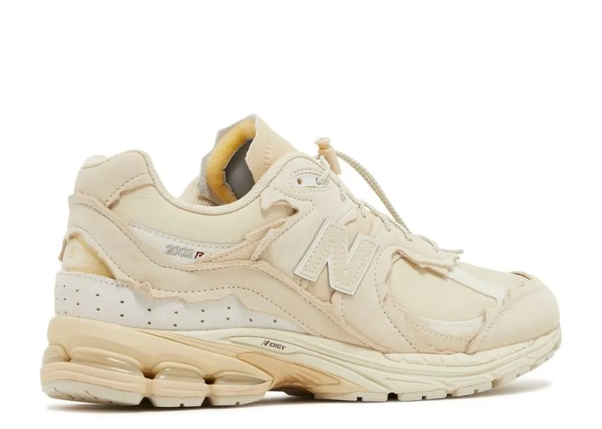 Heavy Use Vine Hike New Balance 2002R Protection Pack Sandstone