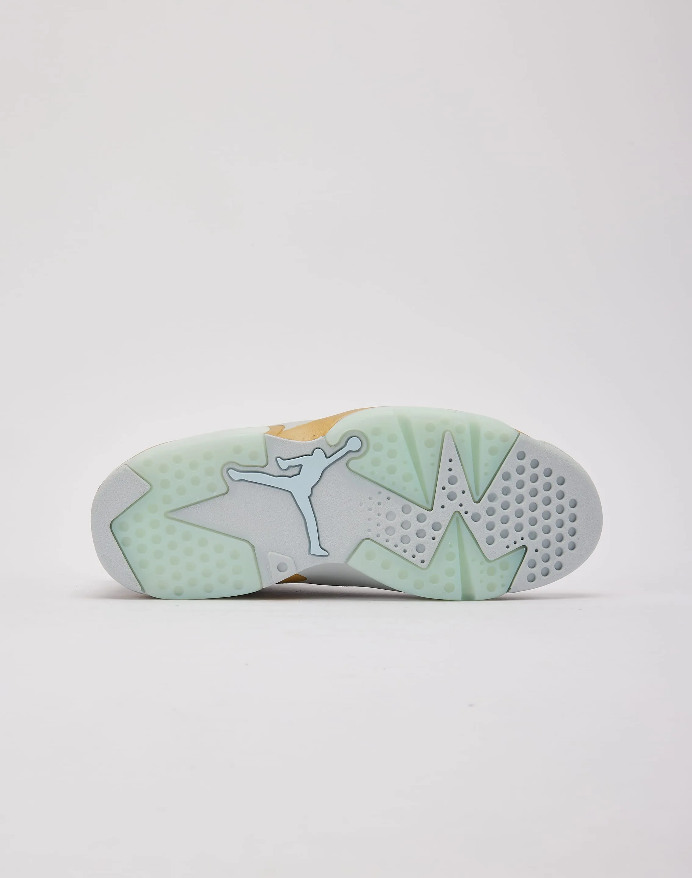Field Walk Jordan Air Jordan 6 Retro 'Pearl'