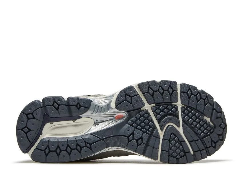 play time Work Ready New Balance 2002R Defense Green Natural Indigo