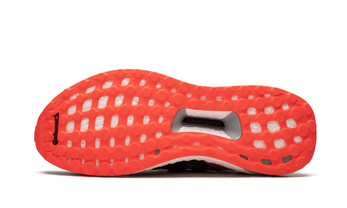 Dusk Walk Trendy Look UltraBOOST m