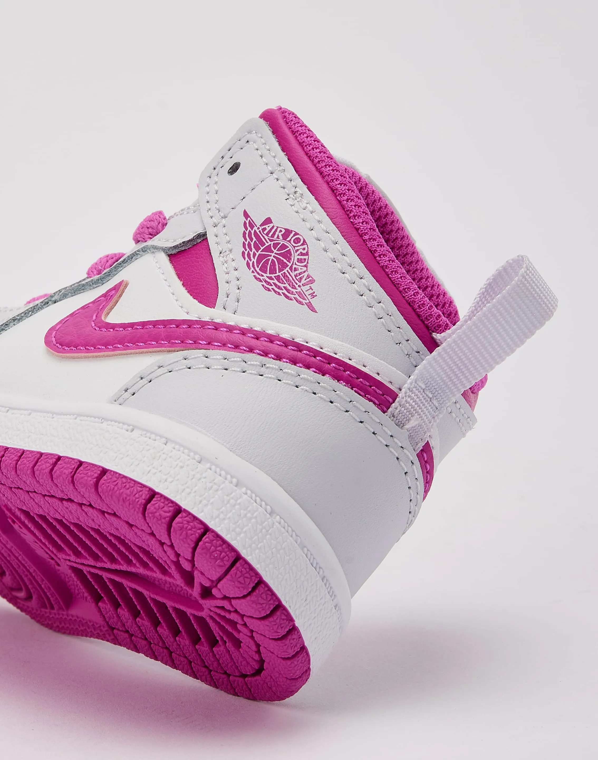 slow walk Dust Guard Jordan Air Jordan 1 Mid Toddler