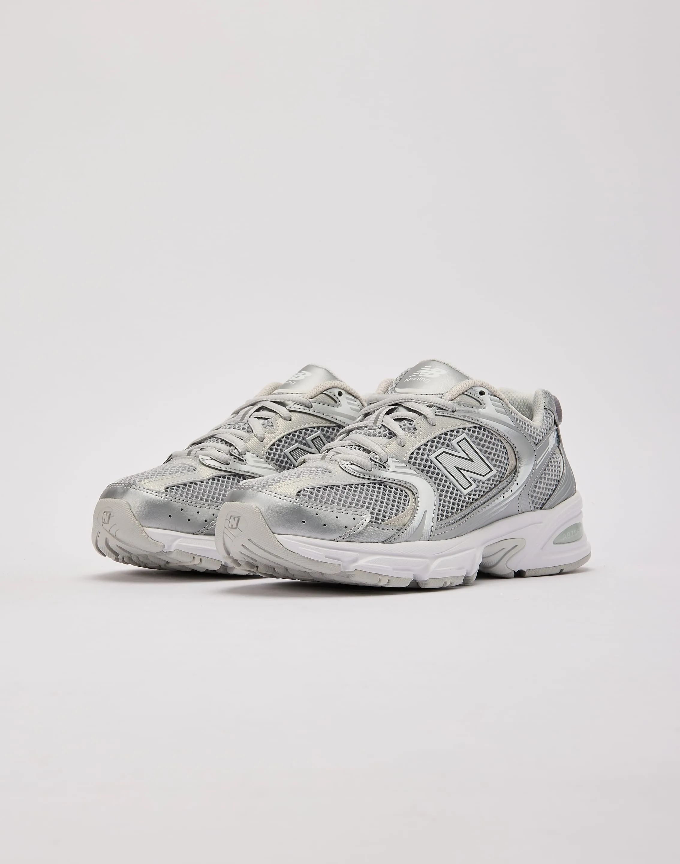 Flat Walk Streetwear Look New Balance 530 Grade-School