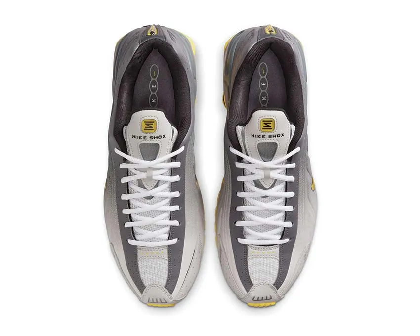 Smooth Finish Nike Shox R4 SE