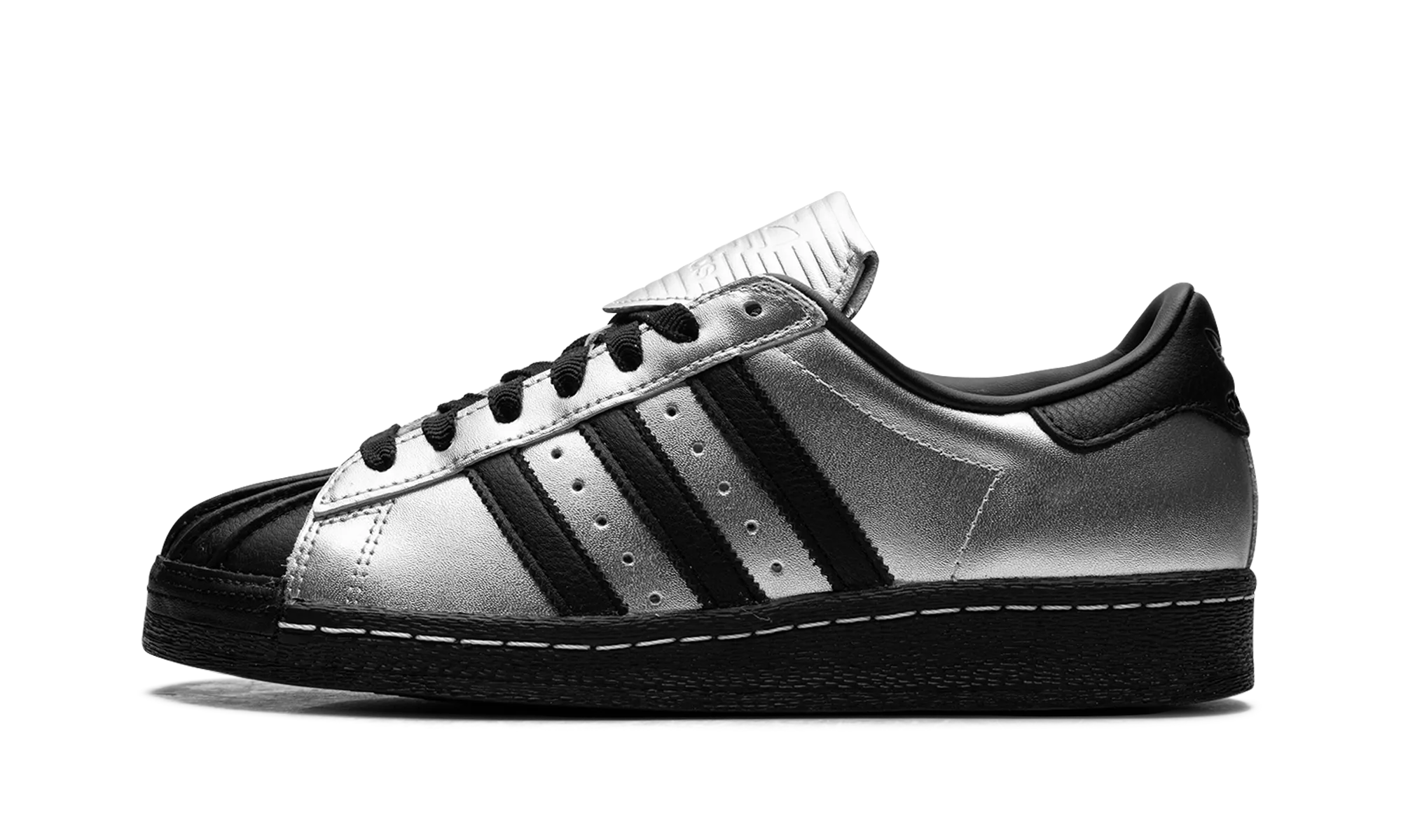 Superstar 82 WMNS "Metallic Silver Black" Busy Streets