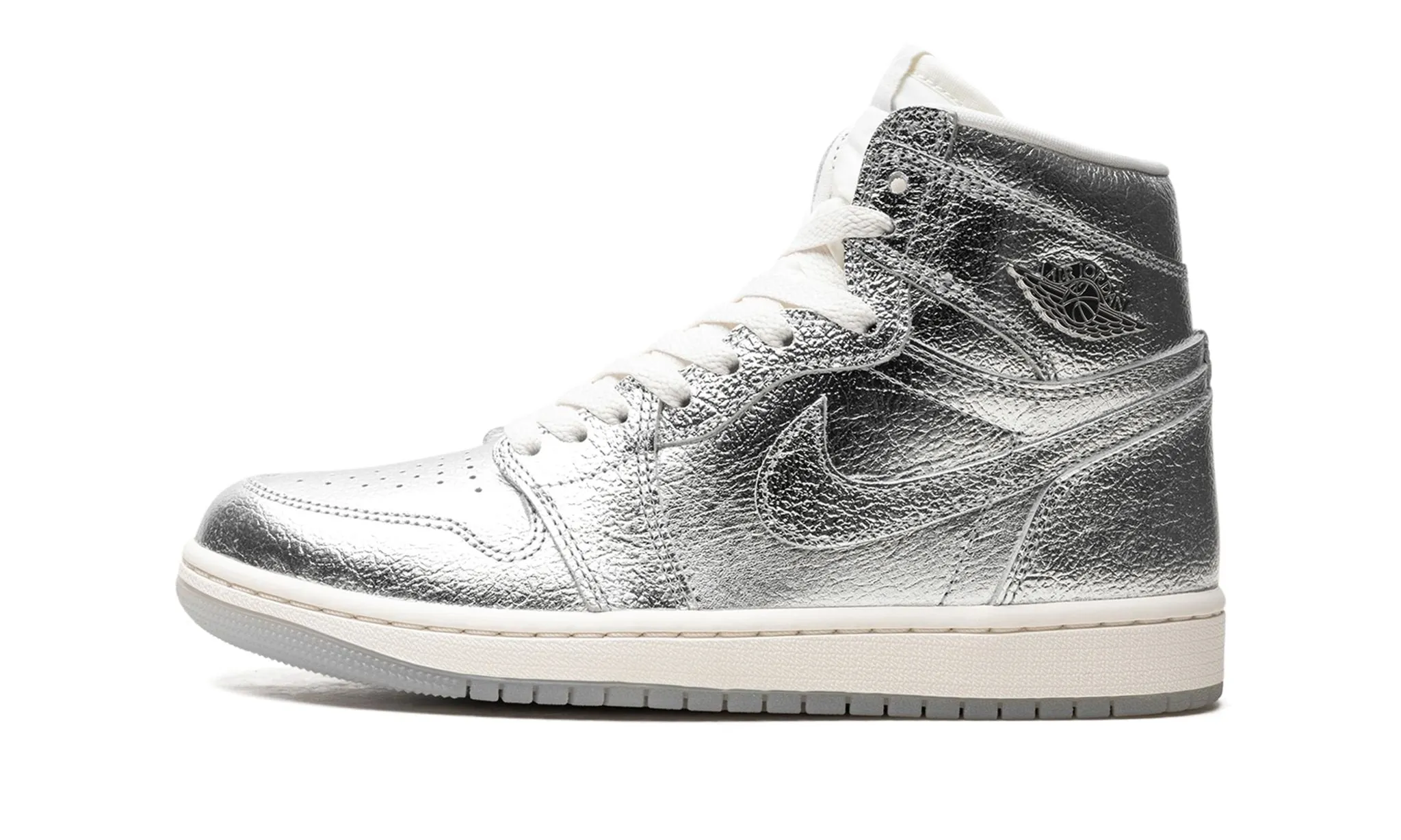 Wmns Air Jordan 1 Retro High OG 'Chrome' Buckle Design Weekend Fit