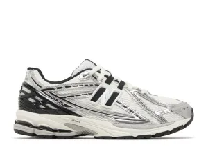 Scratch   Resistant Moisture   Wicking New Balance 1906R Silver Black