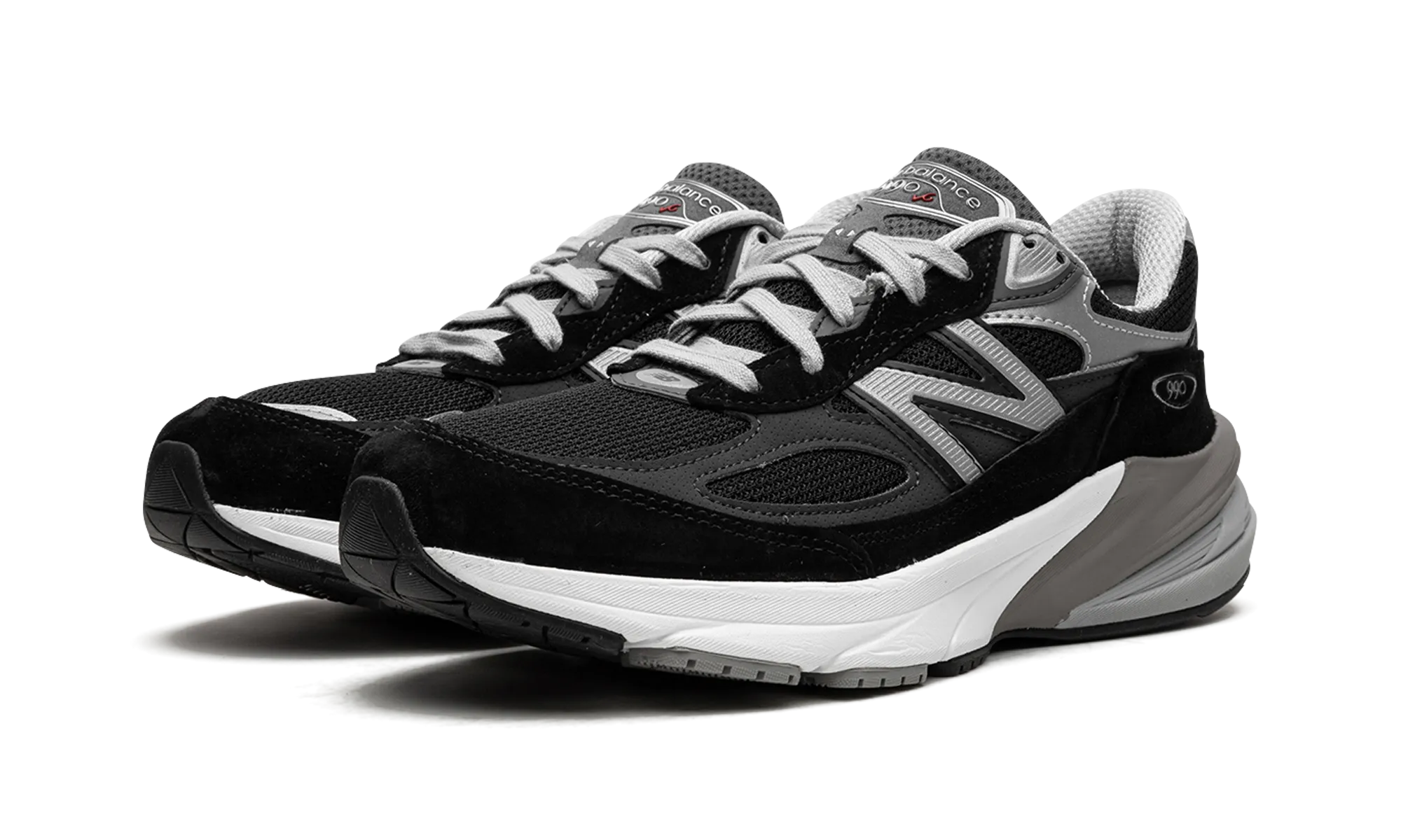 990v6 WMNS "Black/Silver" Dynamic Motion