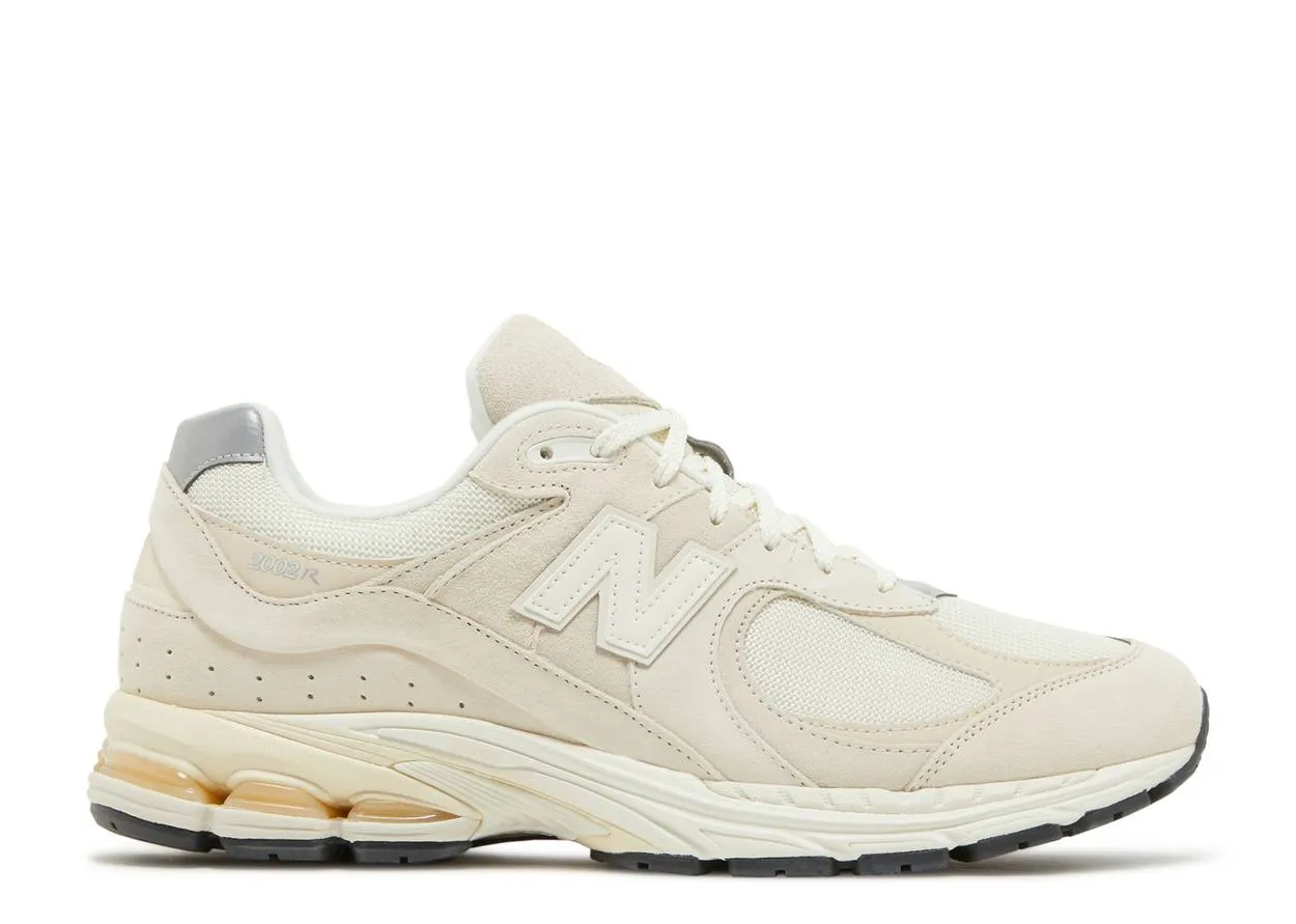 Calm Jog Modern Texture New Balance 2002R Calm Taupe