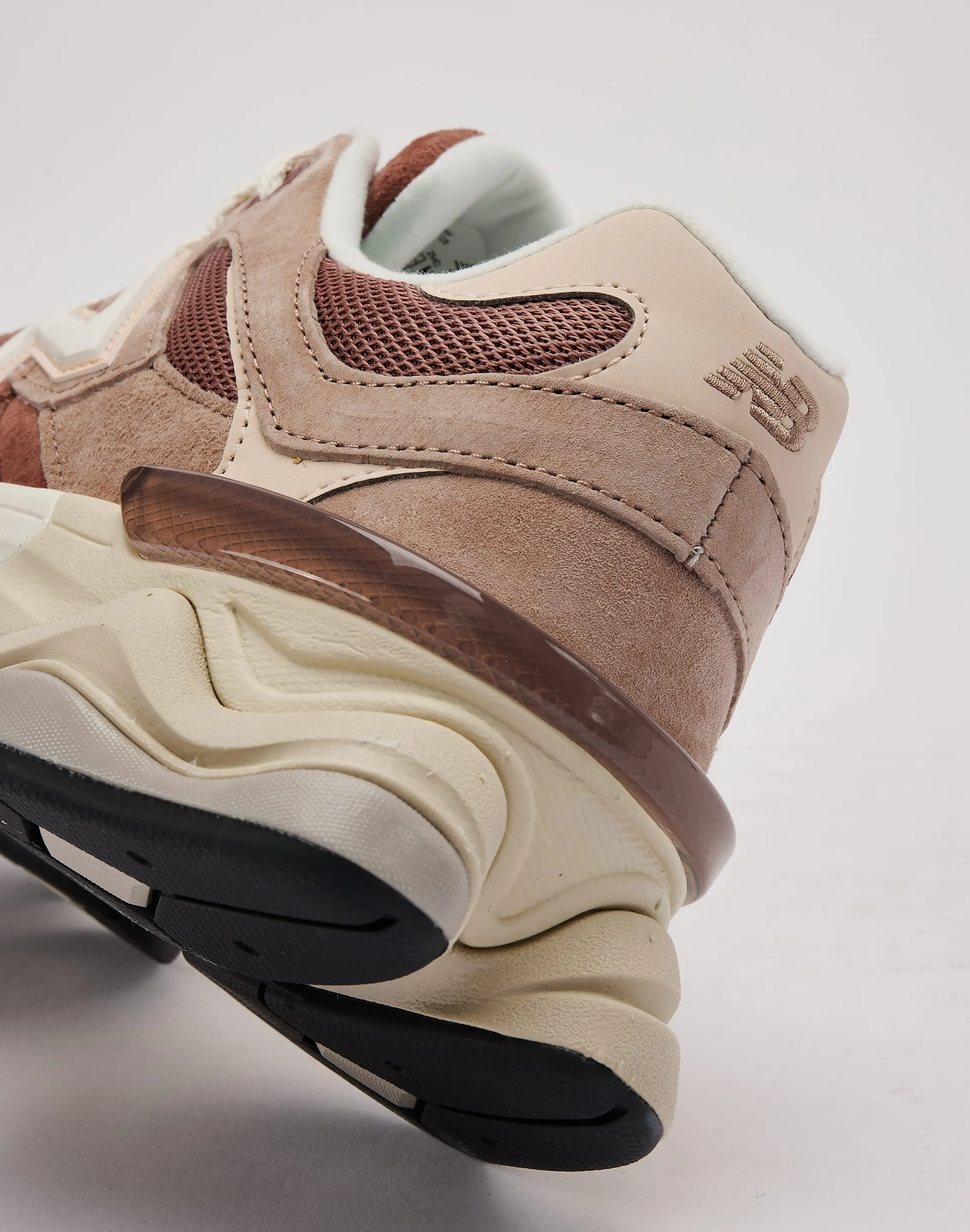 New Balance 9060 Foot Friendly Scratch   Resistant