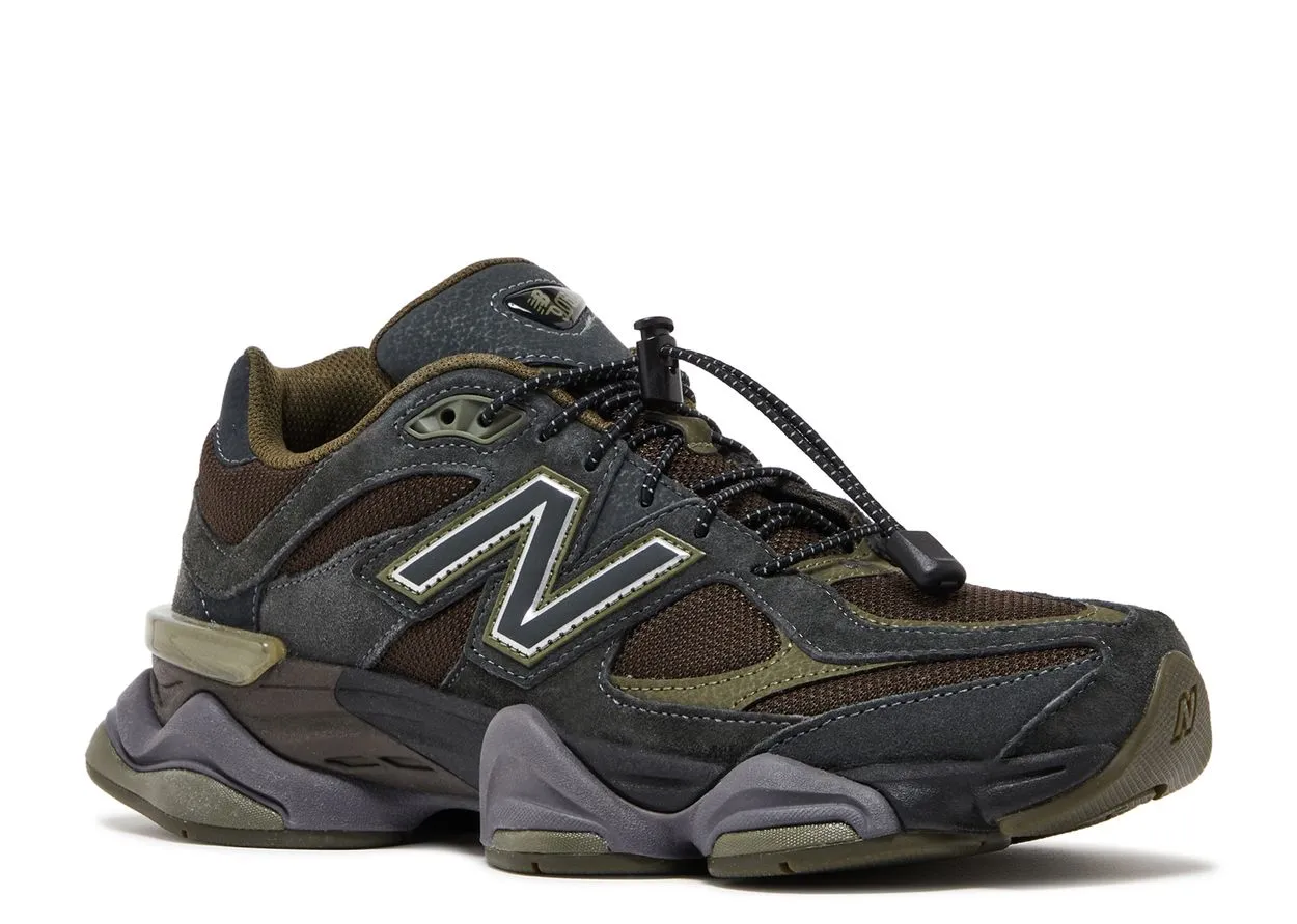 Quiet Sole Chase Step New Balance 9060 Blacktop Dark Moss