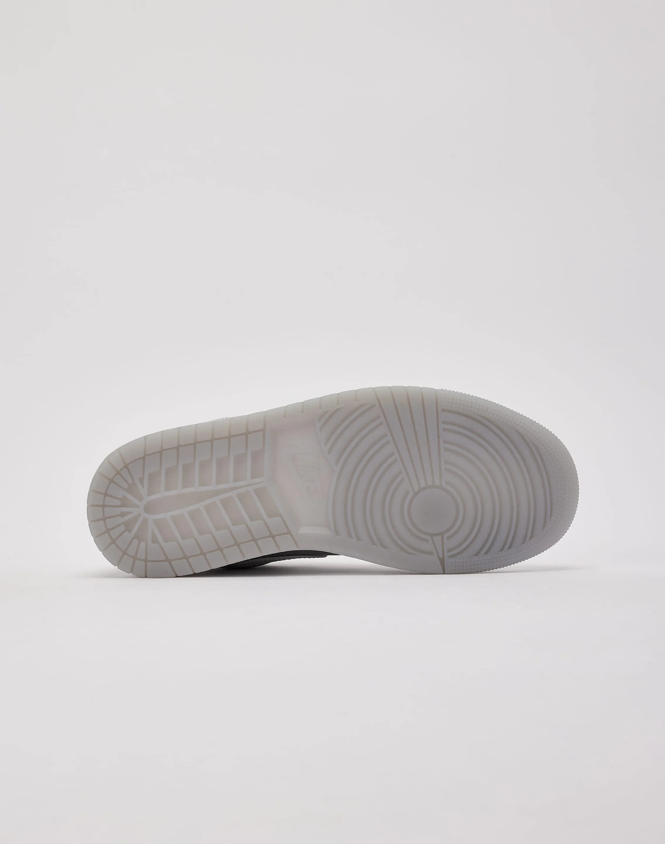 Every Step Beauty Walk Jordan Air Jordan 1 Low SE
