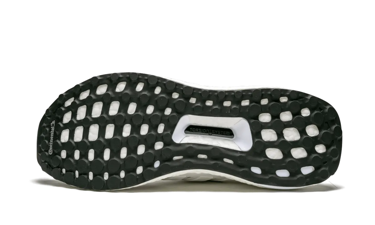 Smooth Lines UltraBOOST LTD