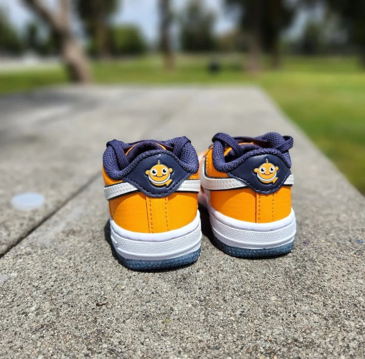 NIKE AIR FORCE 1 ORANGE NAVY WHITE Bright Step Rock Jog