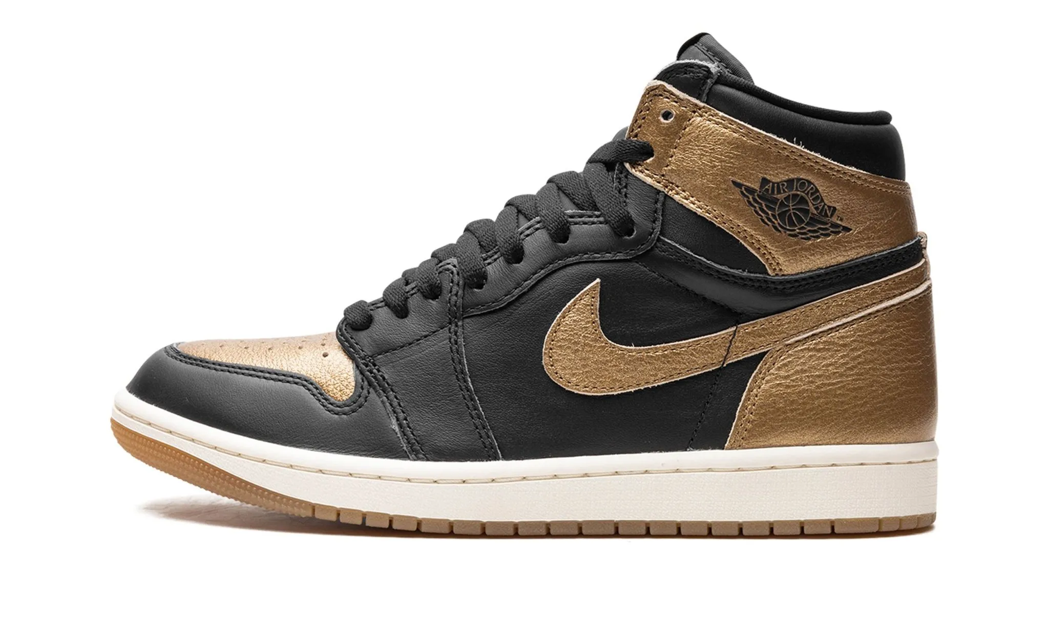 Street Walk Casual Vibe Air Jordan 1 Retro High OG 'Black Gold'