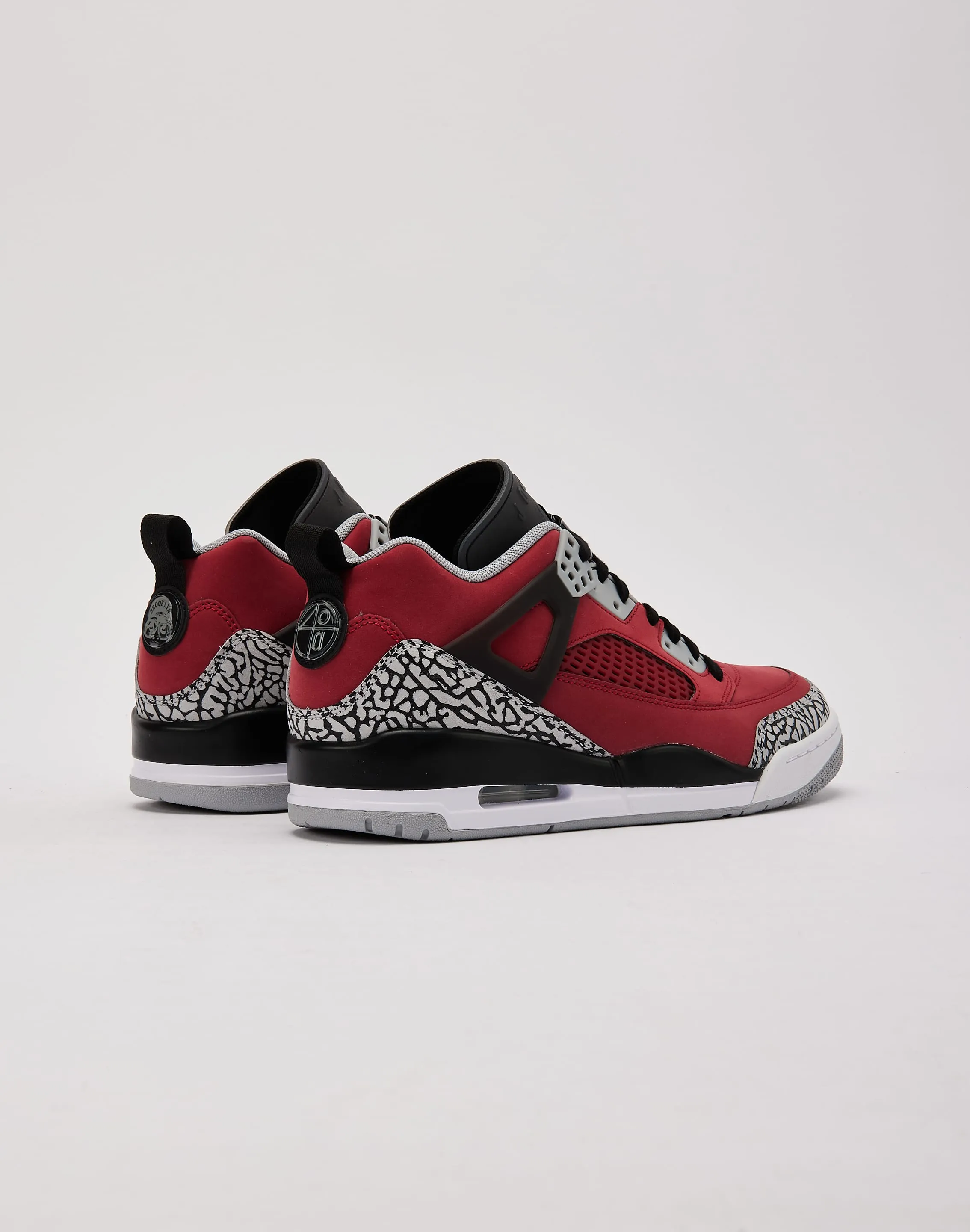 Lightweight Design Smooth ride Jordan Spizike Low