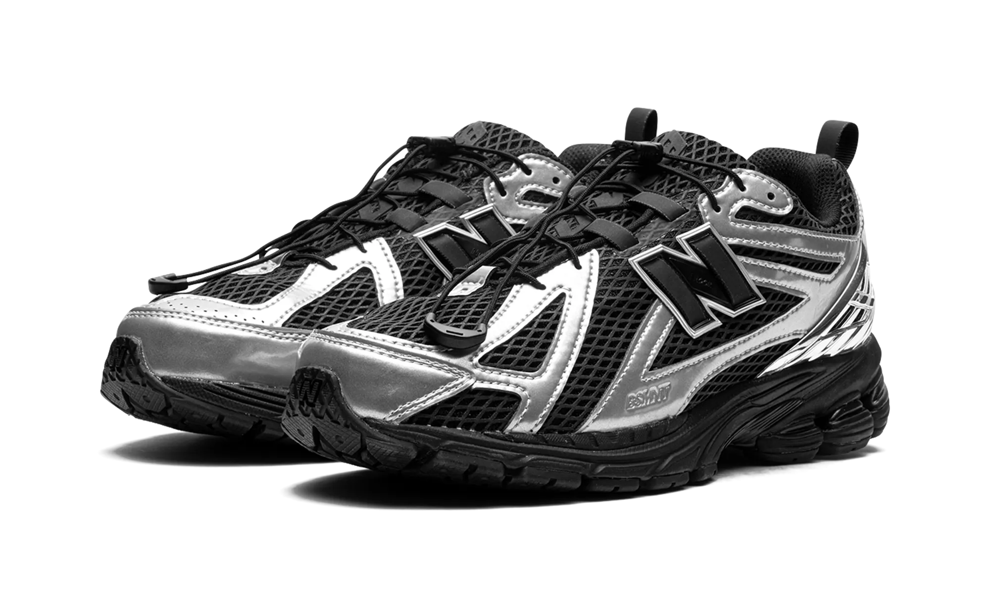 1906R "The Basement Black Silver" walking shoes Lightweight Frame