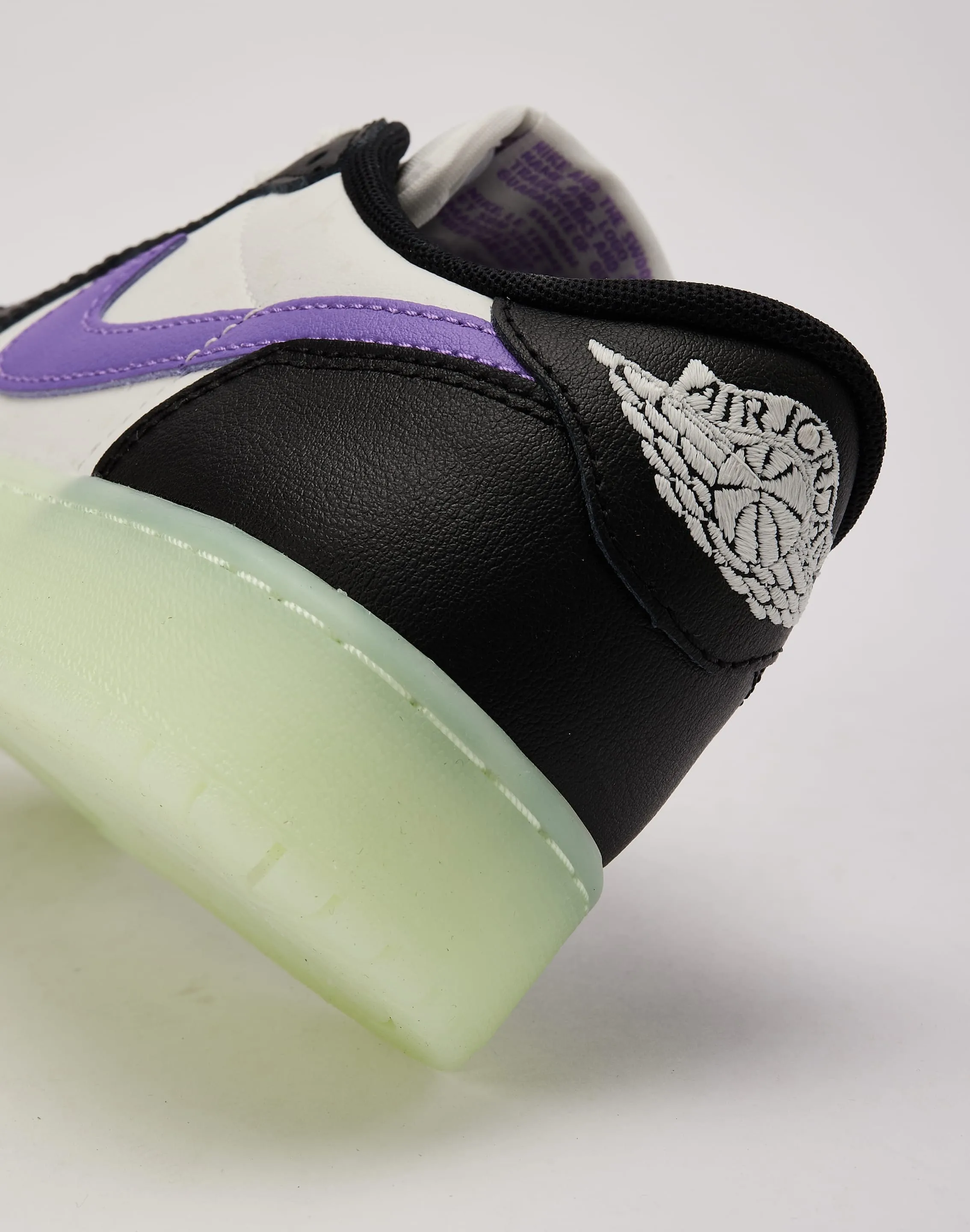 Jordan Air Jordan 1 Retro Low OG 'Black Raspberry' Grade-School Comfort Midsole