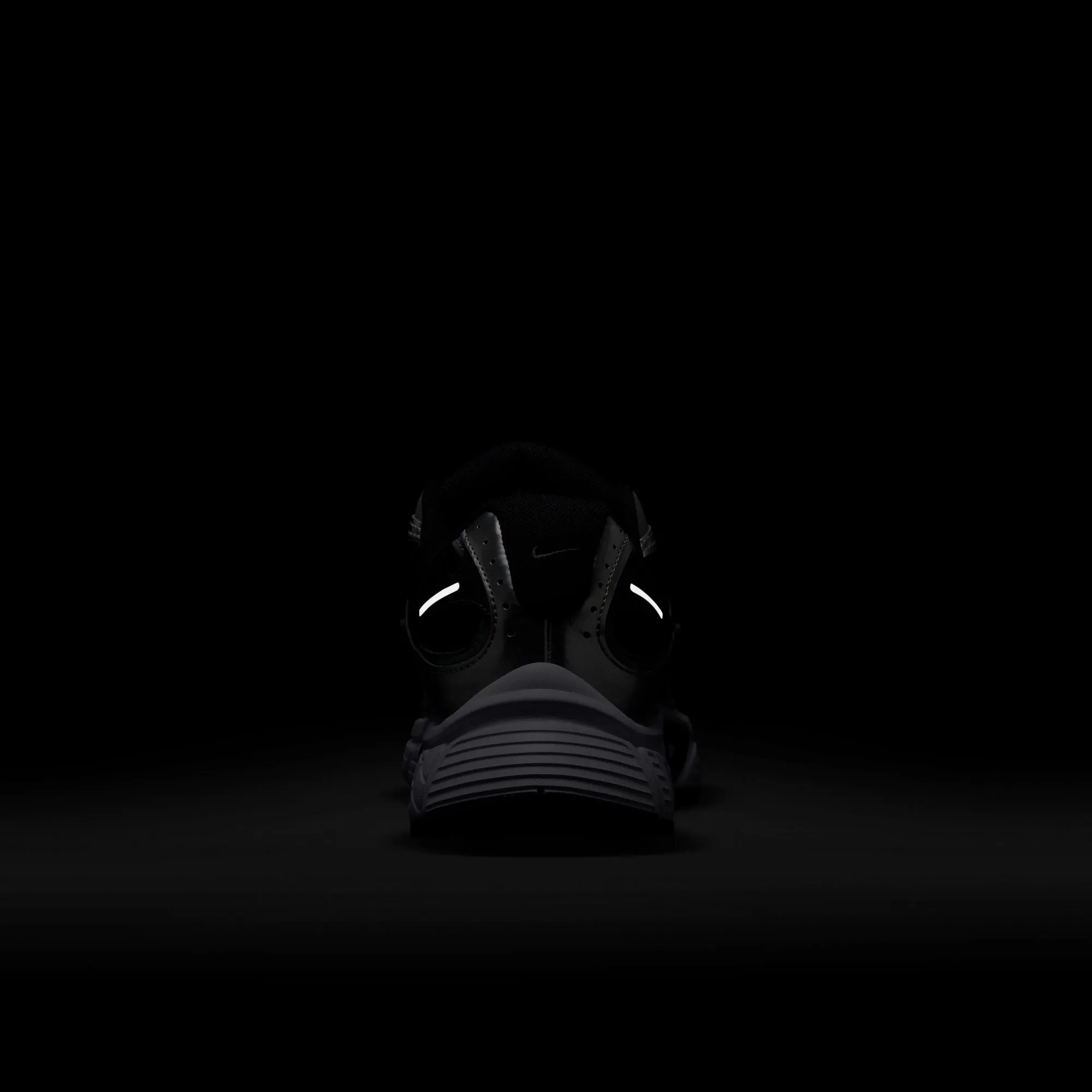 Neutral-Core M Nike V5 RNR HJ5228-004 Show Stage