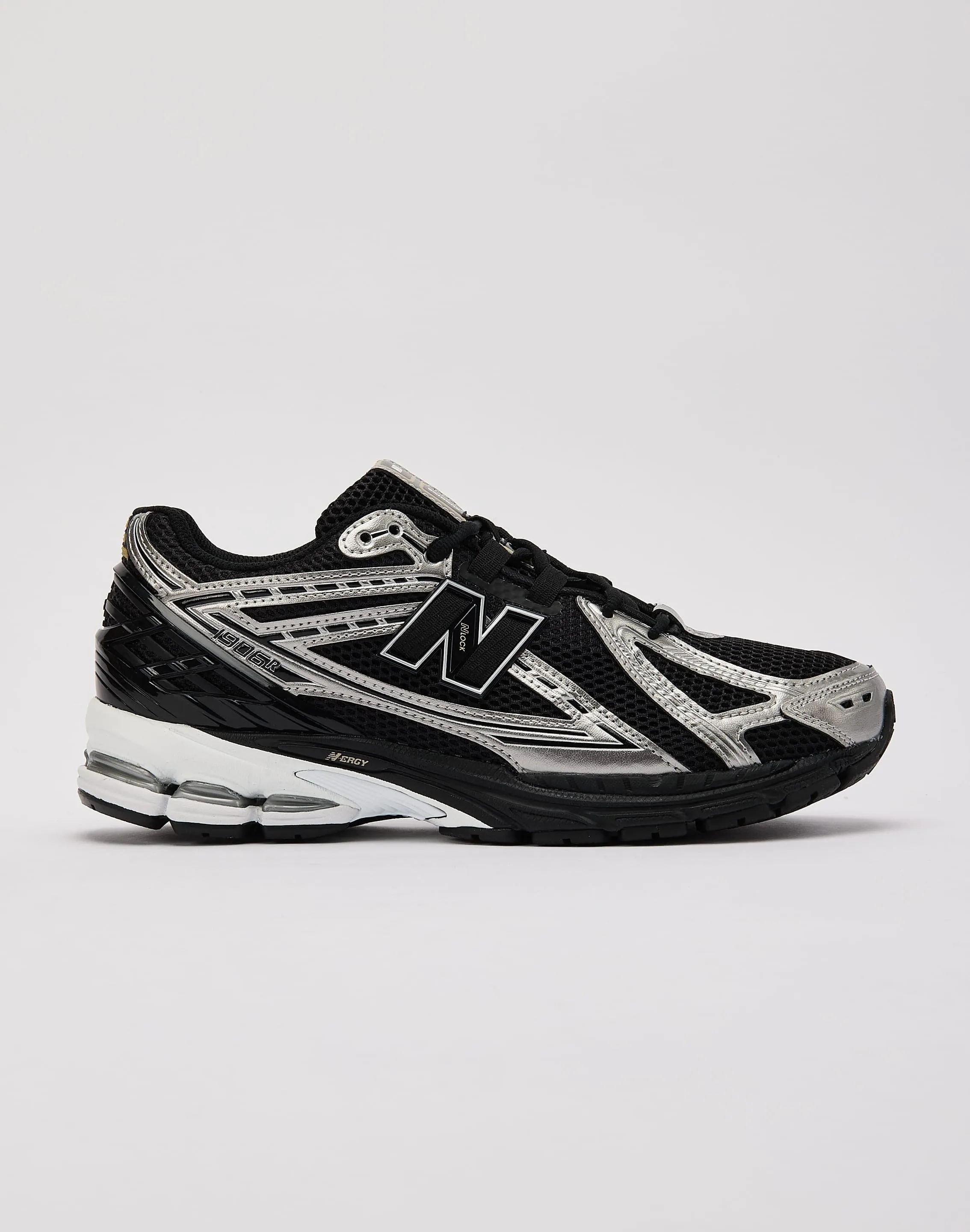 Sleek Detail Lightweight Outsole New Balance 1906R