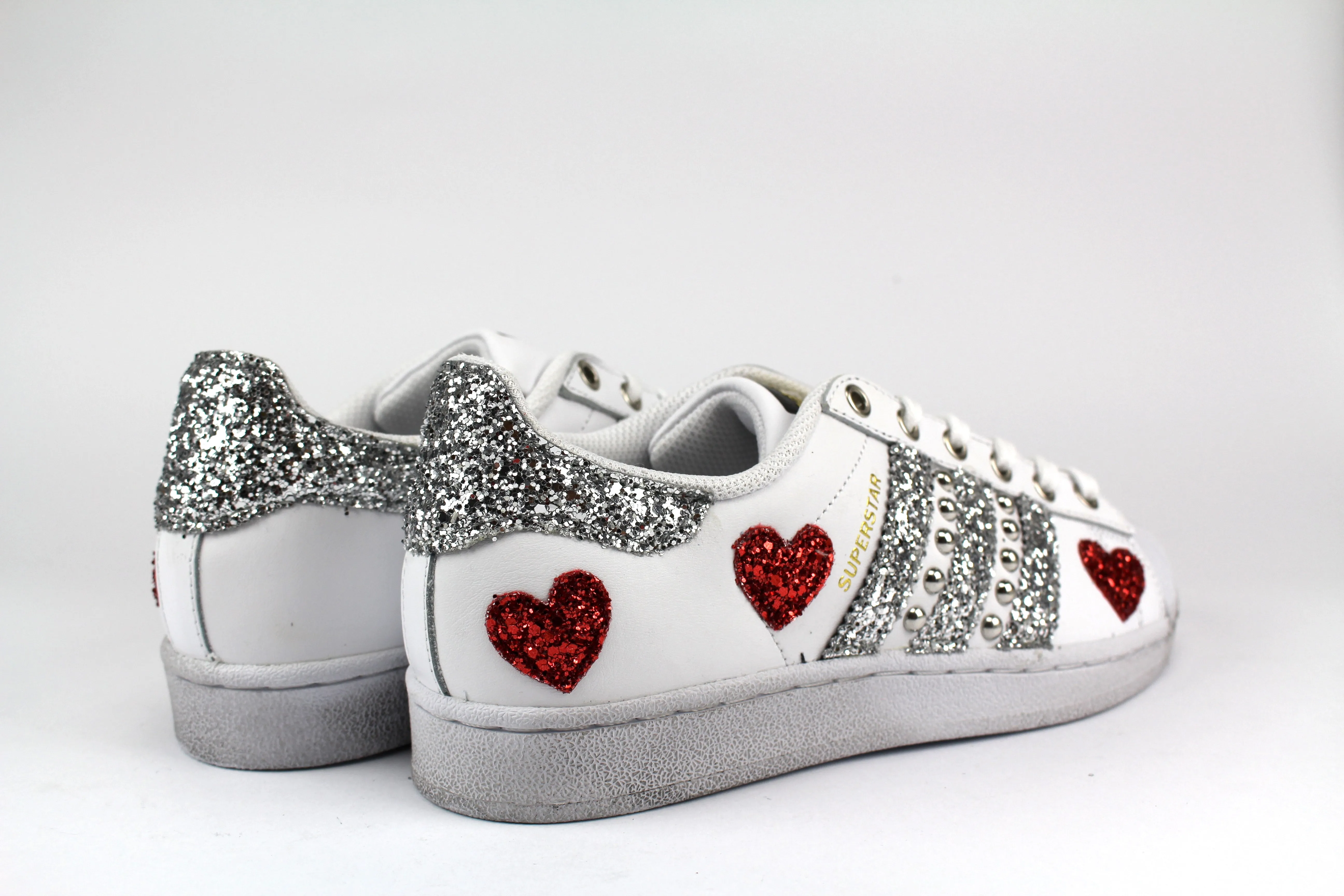Adidas Superstar Borchie & Cuori All Outfits