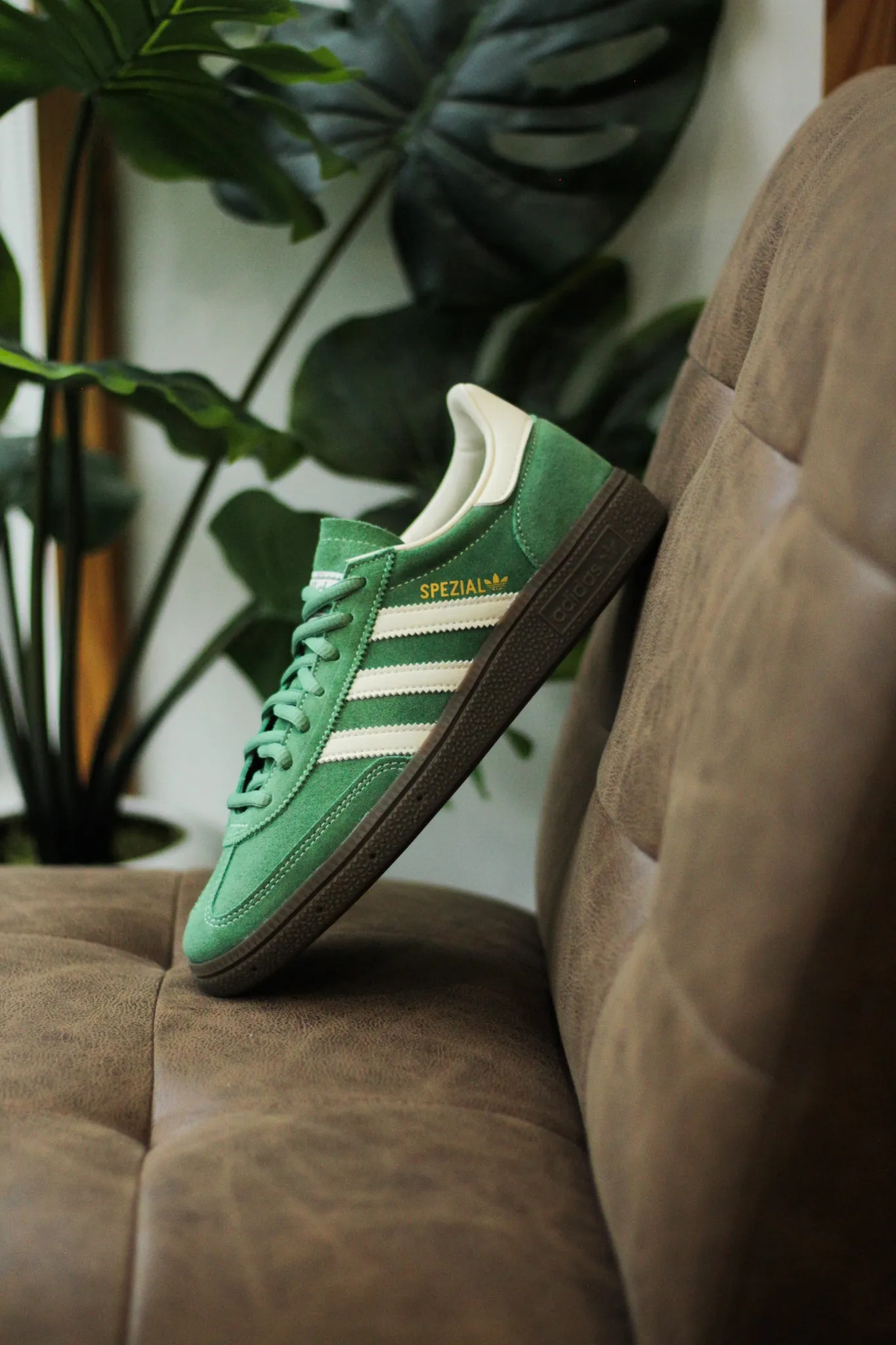 Ultra-Endurance HANDBALL SPEZIAL "PRELOVED GREEN" Pond Walk