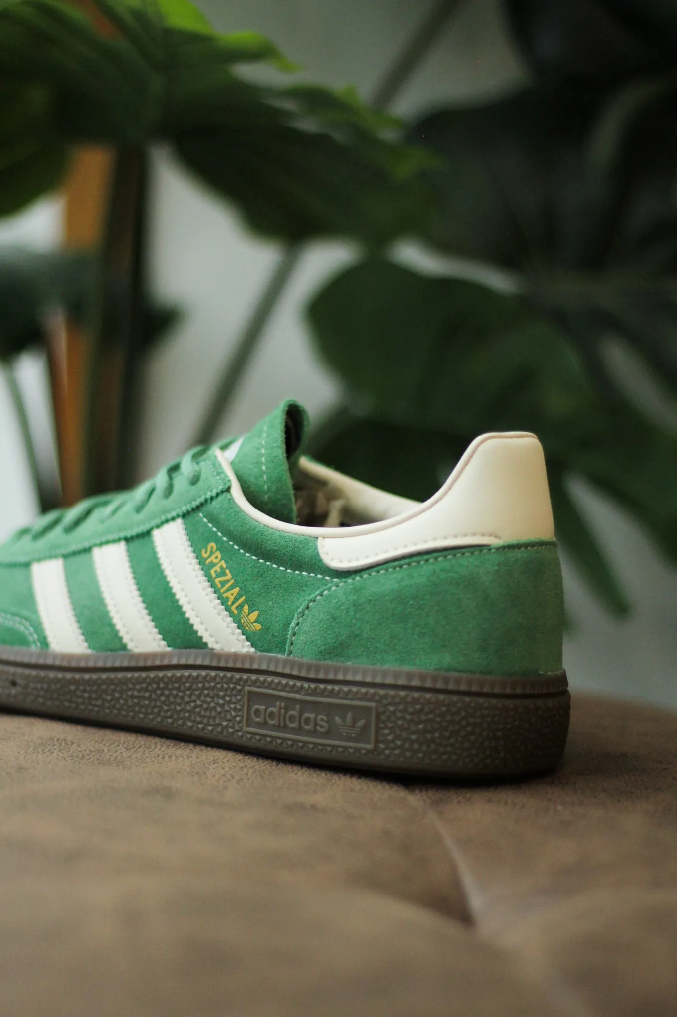 Ultra-Endurance HANDBALL SPEZIAL "PRELOVED GREEN" Office Smart