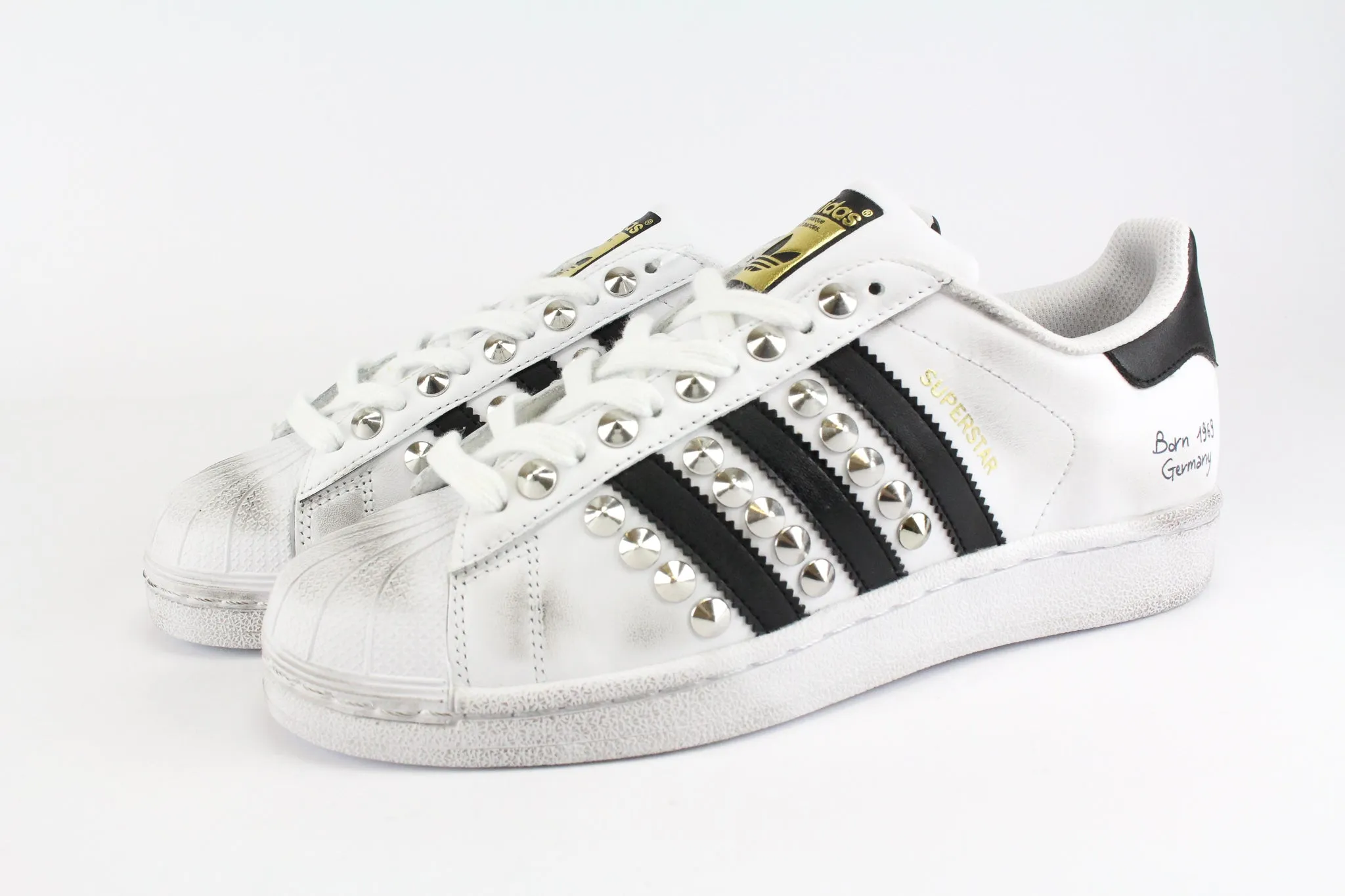 Clean Surface Adjustable Fit Adidas Superstar "Urban Sneakers"