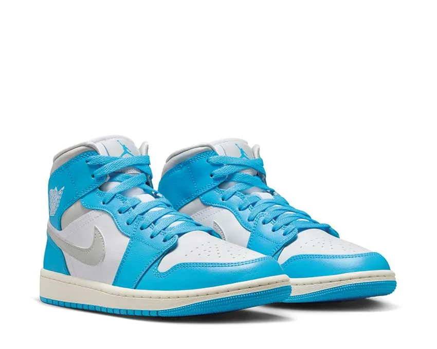 Low noise Log Hike Air Jordan 1 Mid W "Powder Blue"