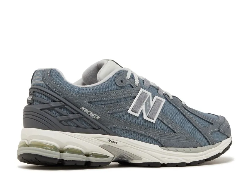 group run New Balance 1906R Titanium