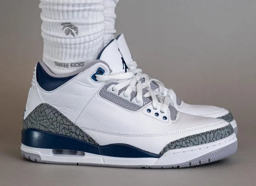 Air Jordan 3 ??Midnight Navy?? Foot Grace