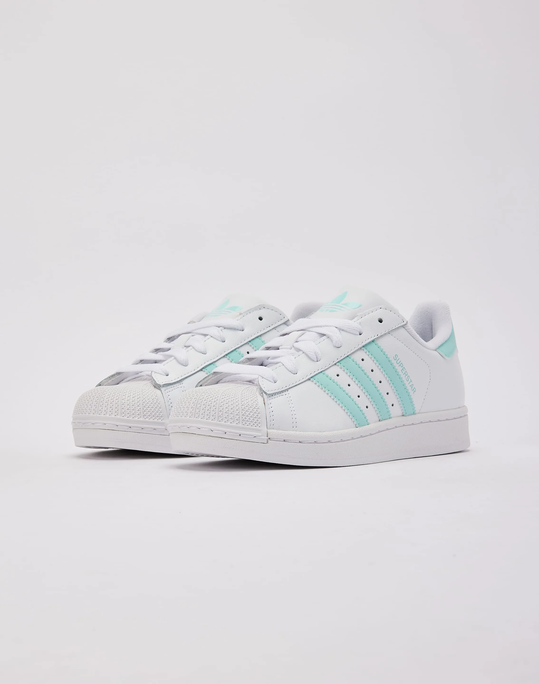 Walking Adidas  Superstar II Grade-School