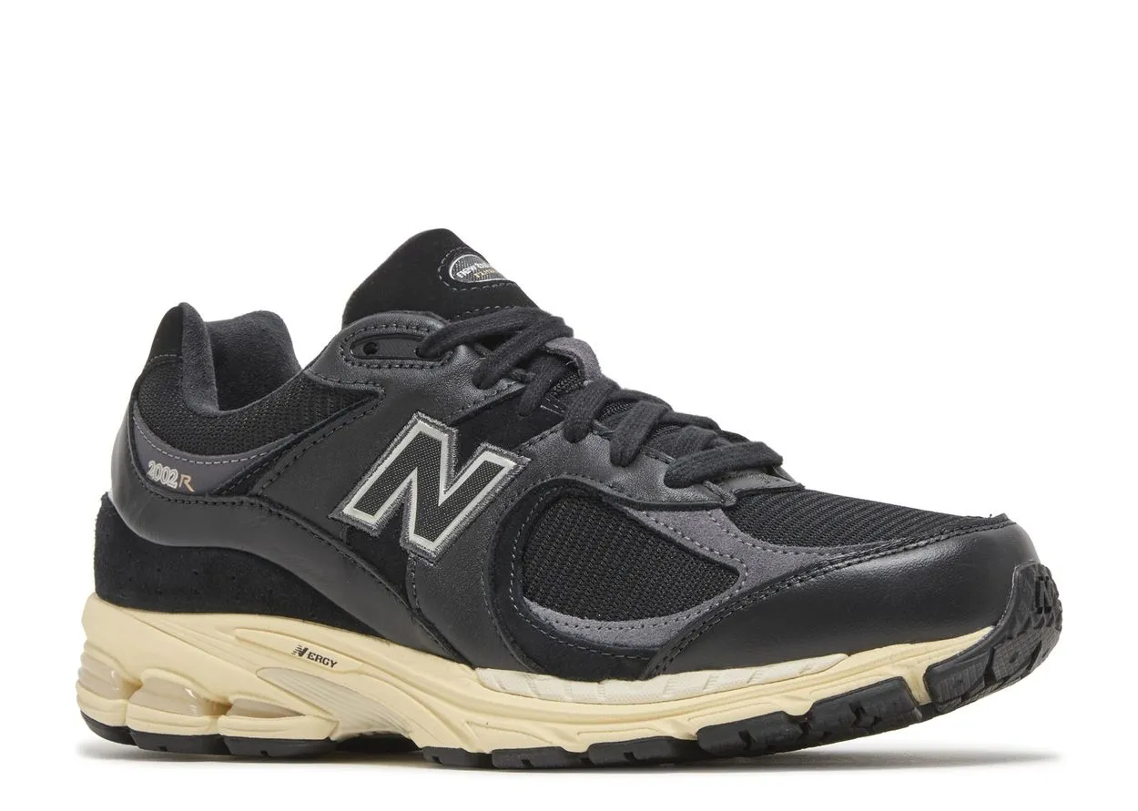 New Balance 2002R Black Vintage Foot Vent