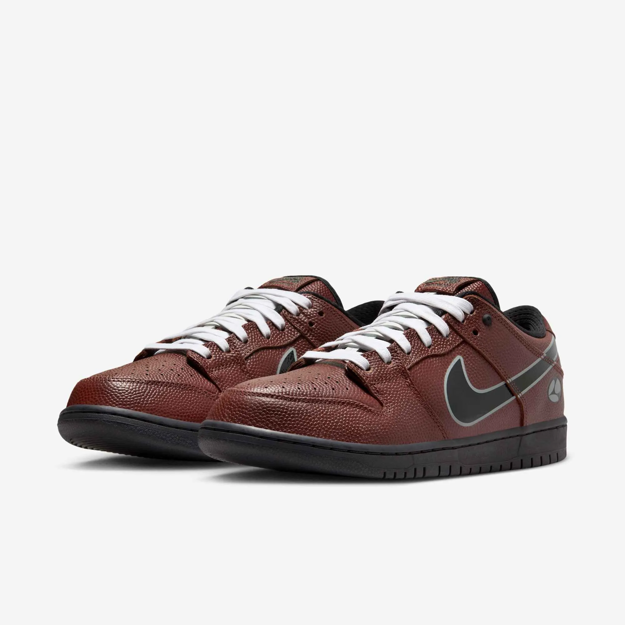 *PRE-ORDER* (Men's) Nike SB Dunk Low Pro QS x Limosine Skateboards 'Limo / Pebbled Football Leather' (2025) HJ4131-200 Slide Step Classic Appeal