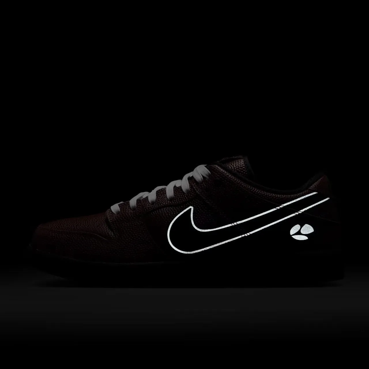 Parent Jog Shady Hike *PRE-ORDER* (Men's) Nike SB Dunk Low Pro QS x Limosine Skateboards 'Limo / Pebbled Football Leather' (2025) HJ4131-200