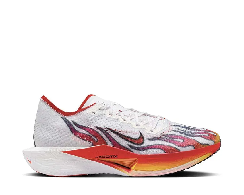 Nike ZoomX Vaporfly Next 3% "Ekiden" running with gloves