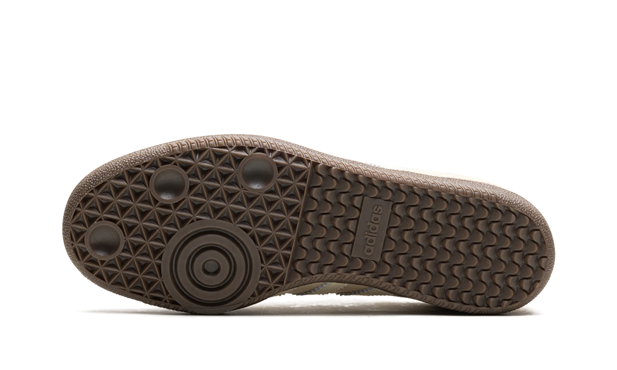 Samba OG WMNS "Crystal Sand Charcoal" Zipper Closure Foot alignment