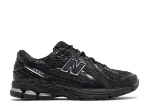 New Balance 1906R Black Metallic Silver Comfort Padding