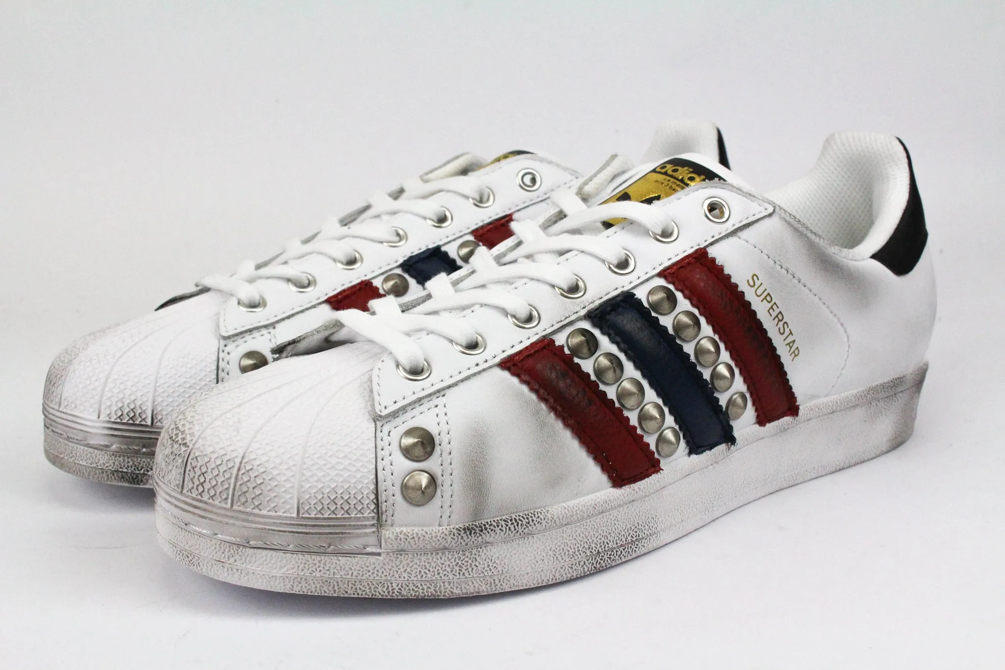 Cushioned ride Adidas Superstar Blue/Red & Borchie